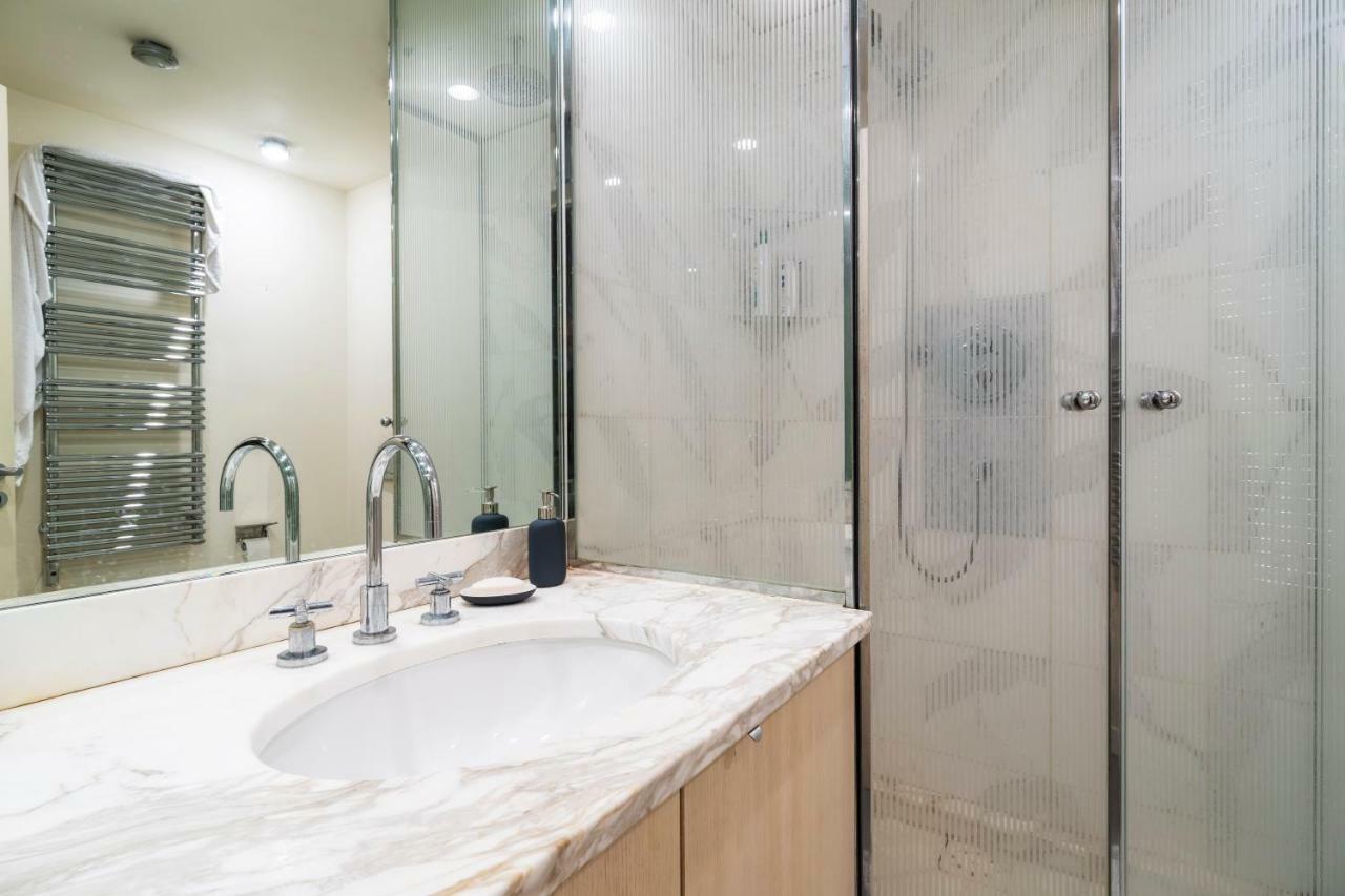 Santo Stefano Luxury Apartment Милано Екстериор снимка