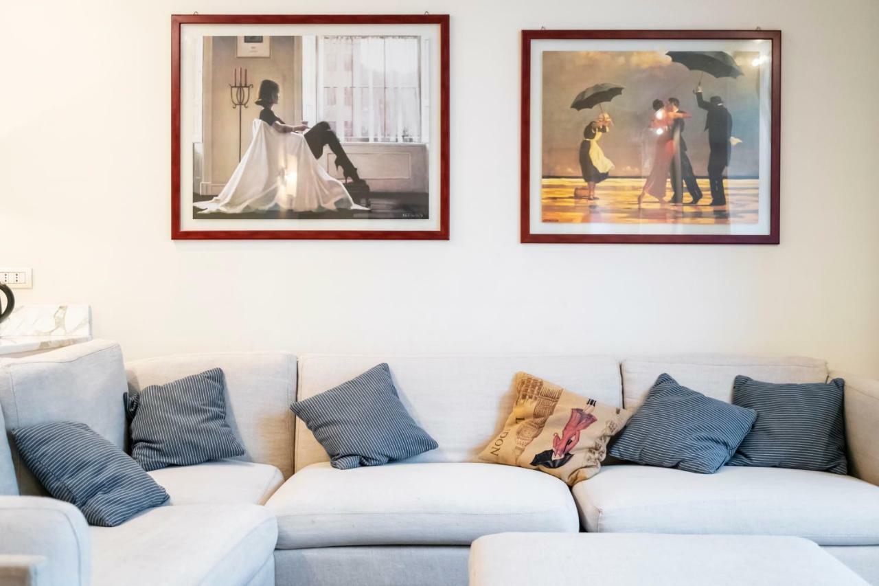 Santo Stefano Luxury Apartment Милано Екстериор снимка