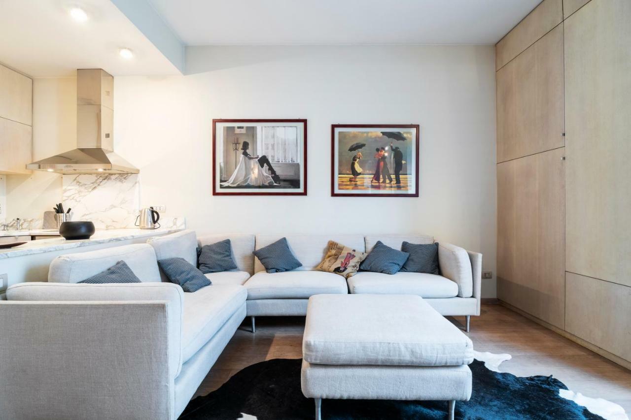 Santo Stefano Luxury Apartment Милано Екстериор снимка
