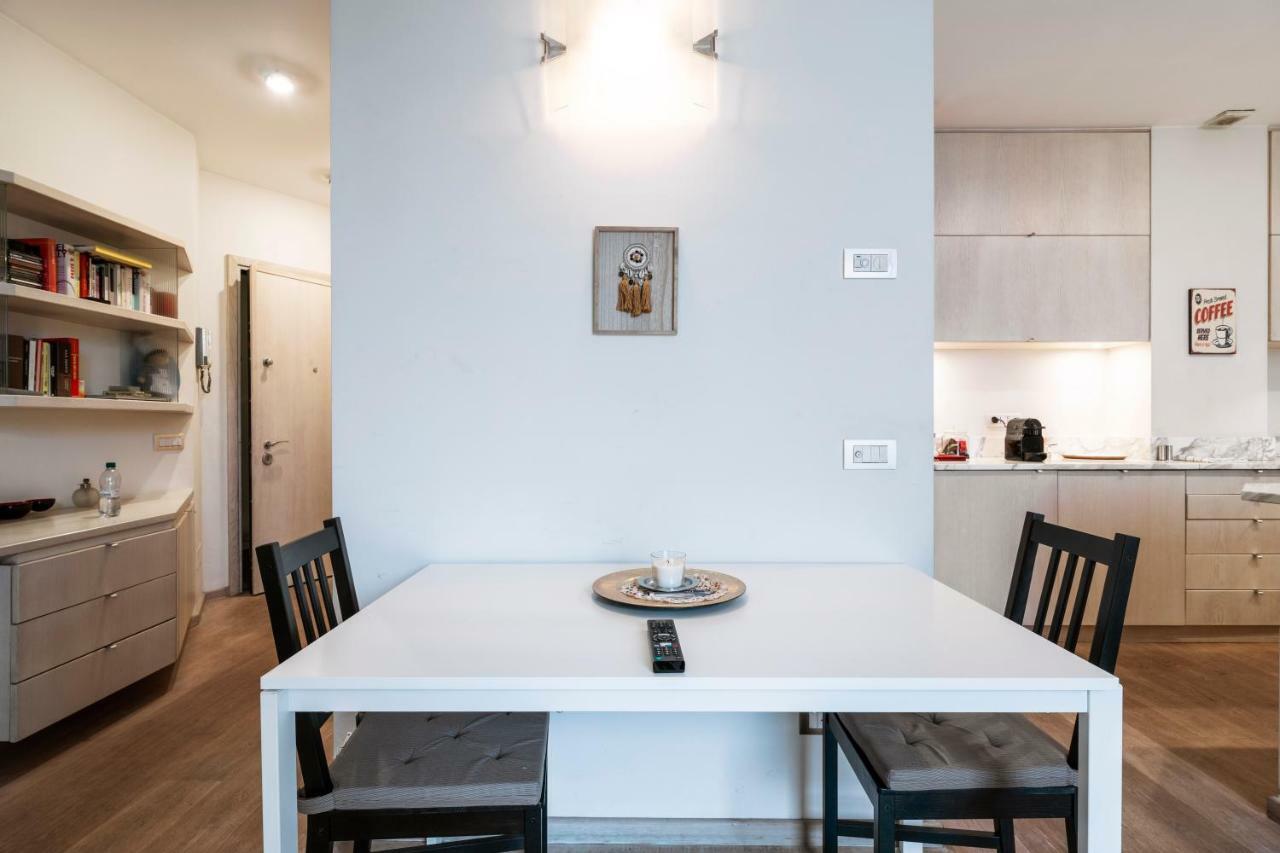 Santo Stefano Luxury Apartment Милано Екстериор снимка
