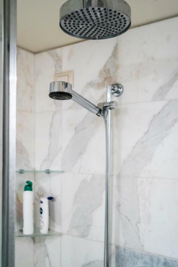 Santo Stefano Luxury Apartment Милано Екстериор снимка